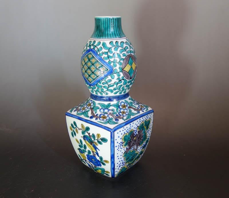 九谷焼　青手九谷　瓢箪　花瓶　酒器　徳利　共箱 草花文　角福　井上陶源堂2045 Amazon.co.jp: 青手九谷 瓢箪 花瓶 酒器 徳利 共箱 草花文 角福 井上